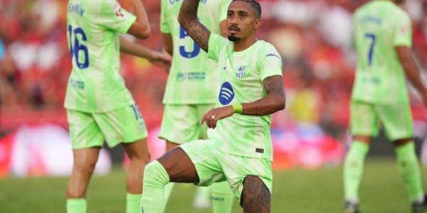 2亿超巨传射，曼联太子哑火！巴萨3-0九人马洛卡，夺赛季开门红