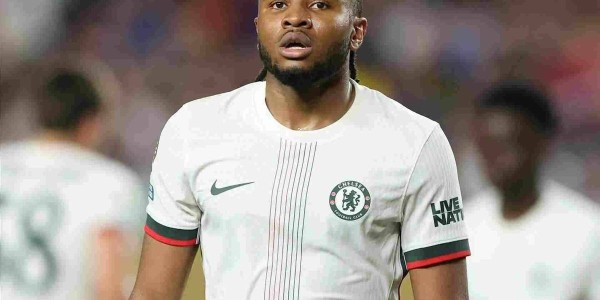 红牛反抢旧将：莱比锡欲用西蒙斯“换”回恩昆库，切尔西夏窗最后一搏？