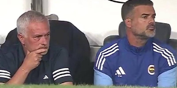 一场5-2逆转！穆帅成功带队晋级欧冠：下轮对战本菲卡，胜利即进小组赛