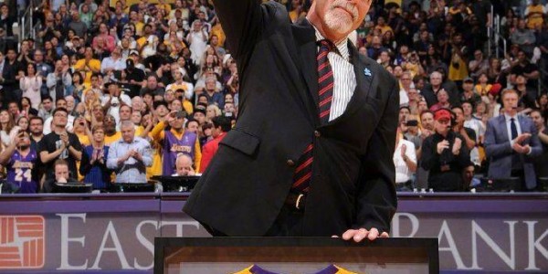 前湖人训练师:奥尼尔逼我看他擦屁股纸 还朝我扔来